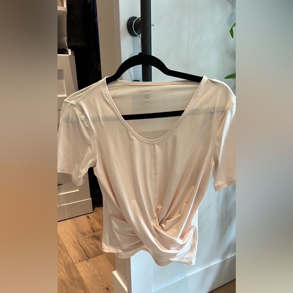 LULULEMON shirt